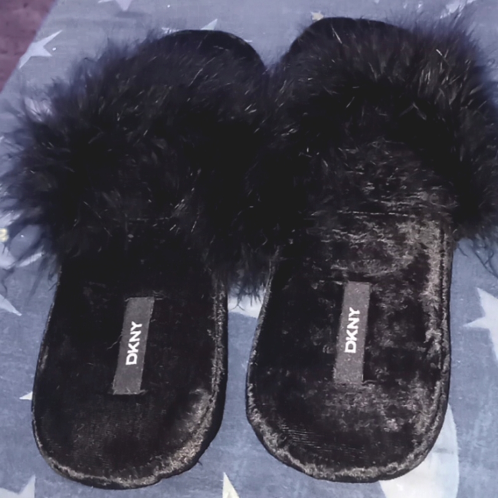 DKNY Slippers